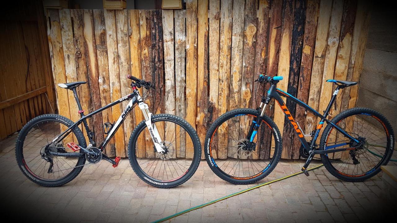 Uthando Backpackers Lodge Oudtshoorn Buitenkant foto