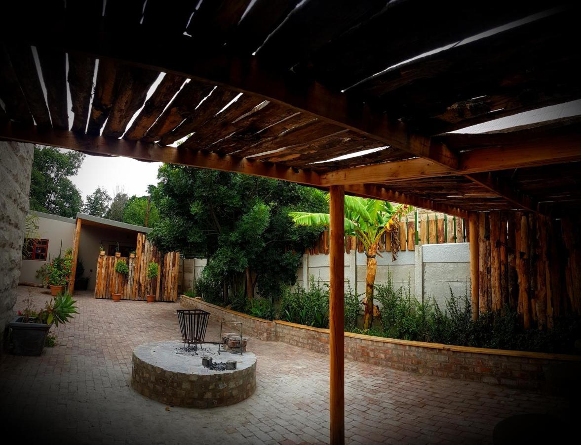 Uthando Backpackers Lodge Oudtshoorn Buitenkant foto