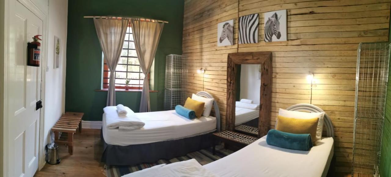 Uthando Backpackers Lodge Oudtshoorn Buitenkant foto